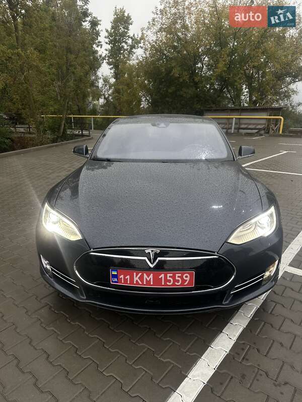 Ліфтбек Tesla Model S 2016 в Києві