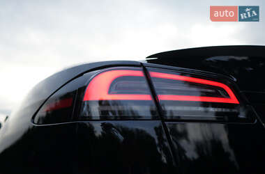 Лифтбек Tesla Model S 2022 в 