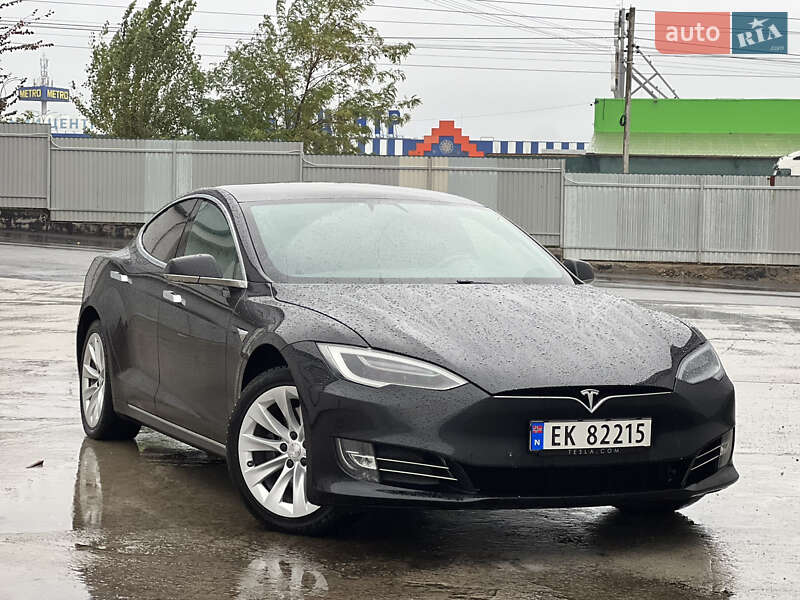 Лифтбек Tesla Model S 2018 в 