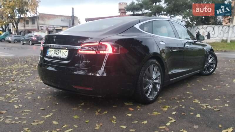 Ліфтбек Tesla Model S 2016 в Львові