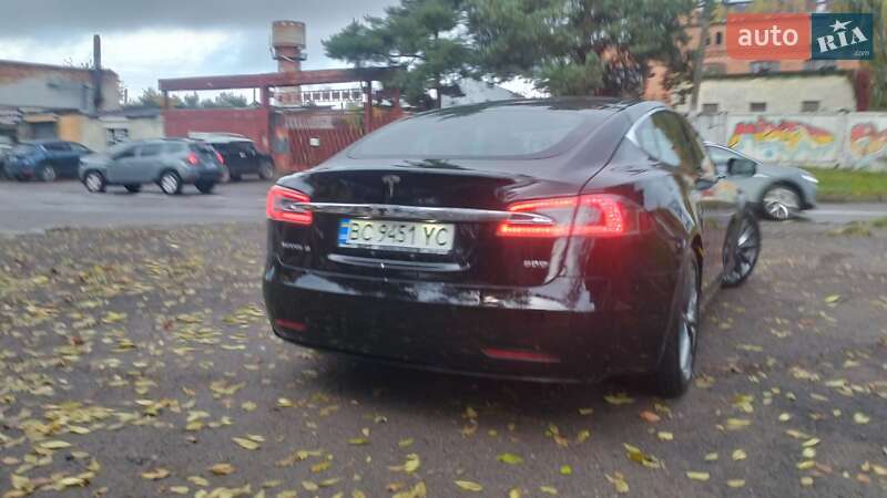 Ліфтбек Tesla Model S 2016 в Львові