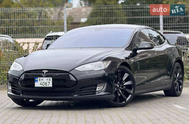 Лифтбек Tesla Model S 2013 в 