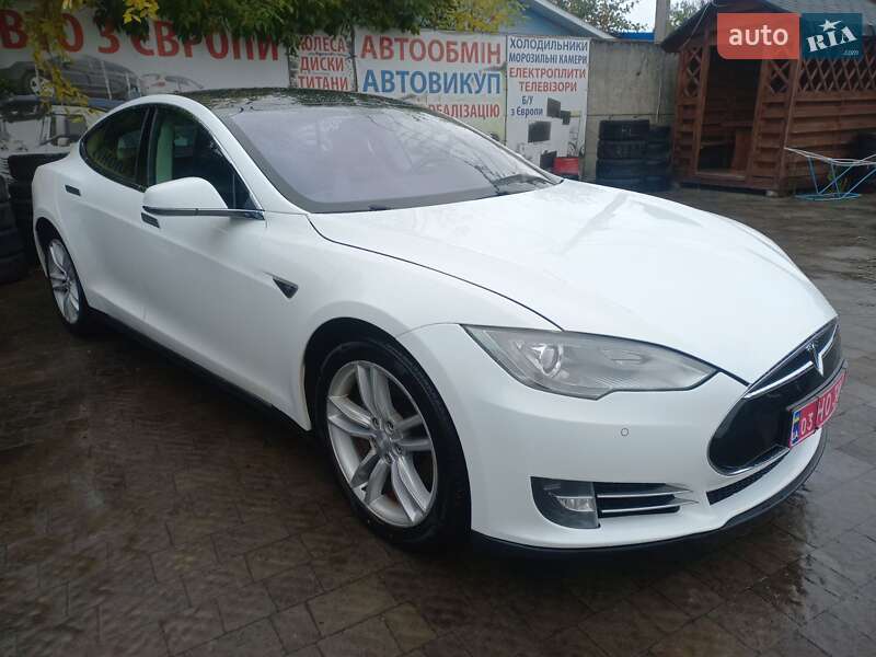 Лифтбек Tesla Model S 2014 в Шептицькому