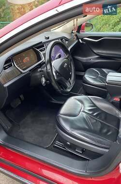 Лифтбек Tesla Model S 2013 в 