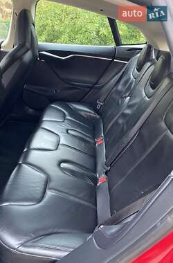 Лифтбек Tesla Model S 2013 в 