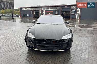 Ліфтбек Tesla Model S 2013 в 