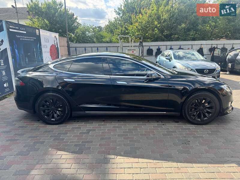 Ліфтбек Tesla Model S 2013 в Черкасах