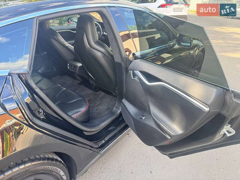 Ліфтбек Tesla Model S 2013 в Черкасах