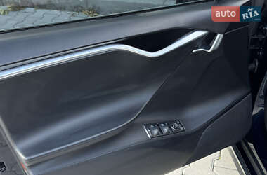 Ліфтбек Tesla Model S 2013 в 
