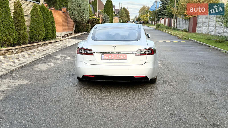 Ліфтбек Tesla Model S 2016 в Дніпрі