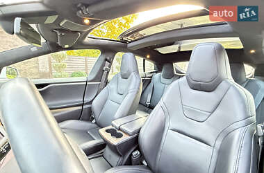 Ліфтбек Tesla Model S 2016 в  фото 22 Ліфтбек Tesla Model S 2016 в