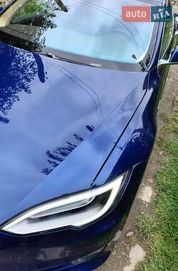 Ліфтбек Tesla Model S 2016 в  фото 8 Ліфтбек Tesla Model S 2016 в