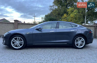 Лифтбек Tesla Model S 2016 в 
