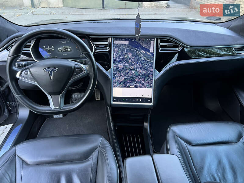 Ліфтбек Tesla Model S 2016 в Чернівцях