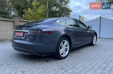 Лифтбек Tesla Model S 2016 в 