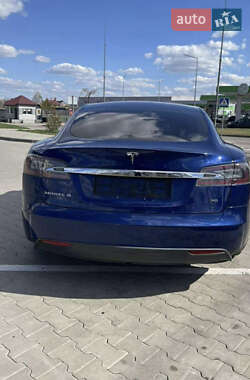 Лифтбек Tesla Model S 2015 в 