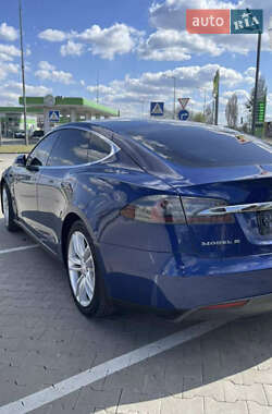Лифтбек Tesla Model S 2015 в 