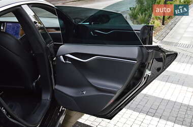 Лифтбек Tesla Model S 2020 в 