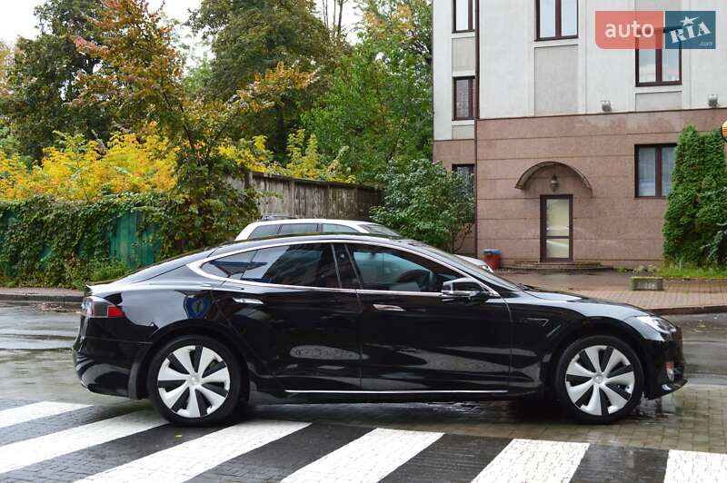 Ліфтбек Tesla Model S 2020 в Києві