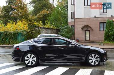 Лифтбек Tesla Model S 2020 в 