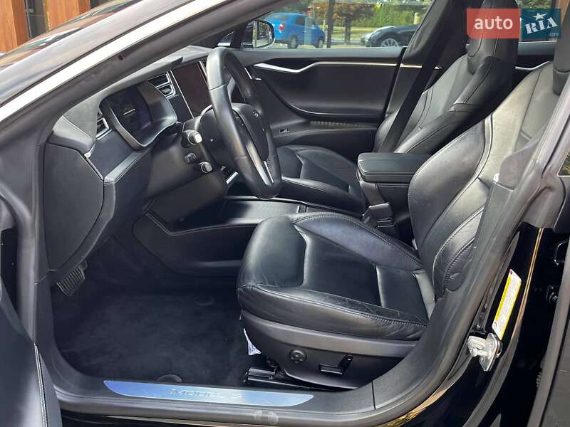 Лифтбек Tesla Model S 2016 в Луцке