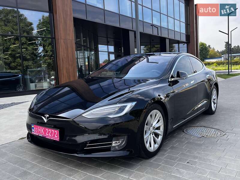 Лифтбек Tesla Model S 2016 в Луцке