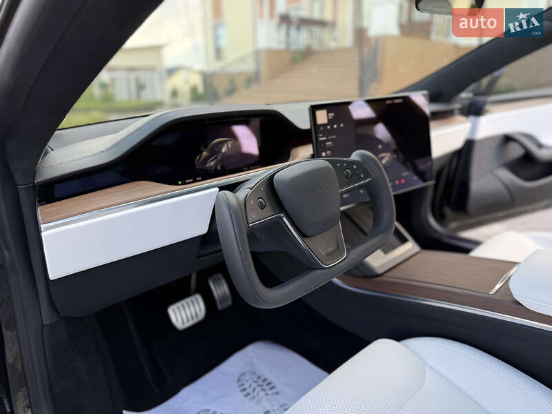 Ліфтбек Tesla Model S 2024 в Дрогобичі