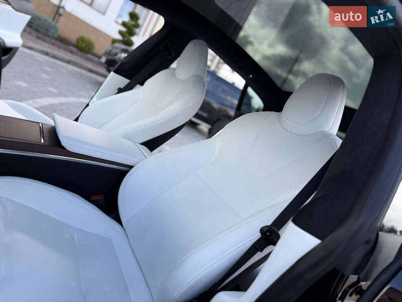 Ліфтбек Tesla Model S 2024 в Дрогобичі
