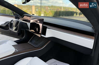 Лифтбек Tesla Model S 2024 в 