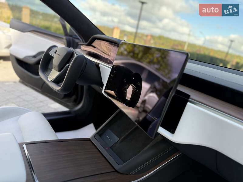 Ліфтбек Tesla Model S 2024 в Дрогобичі