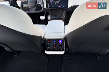 Лифтбек Tesla Model S 2024 в 