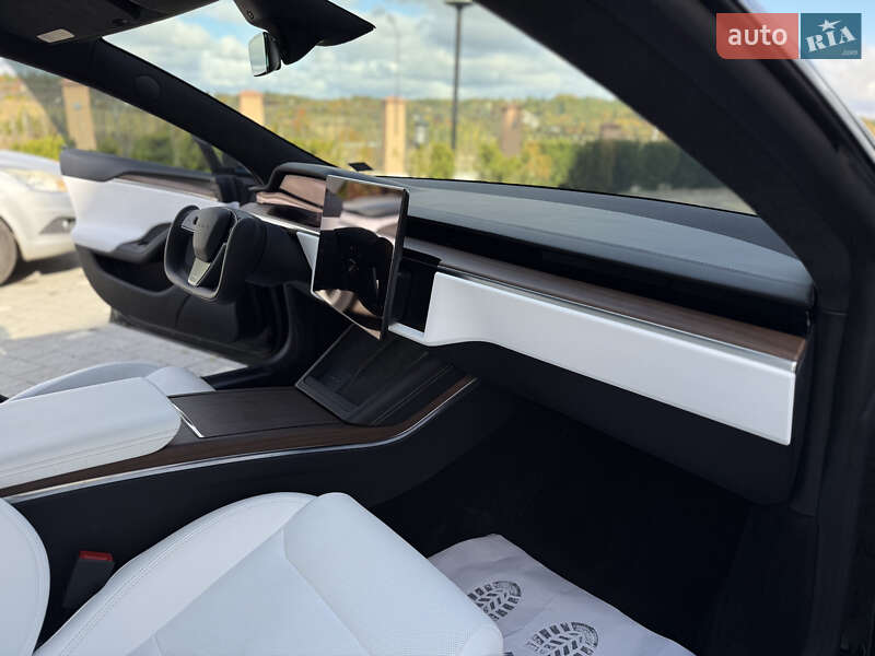 Ліфтбек Tesla Model S 2024 в Дрогобичі