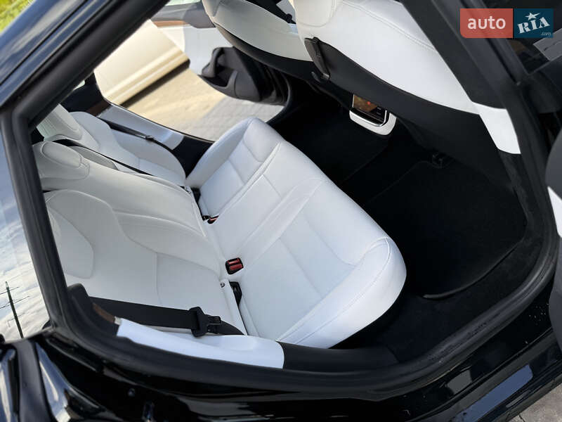 Ліфтбек Tesla Model S 2024 в Дрогобичі