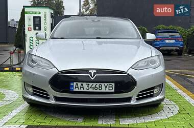 Лифтбек Tesla Model S 2015 в Киеве
