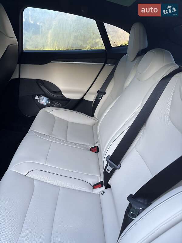 Лифтбек Tesla Model S 2021 в Ровно