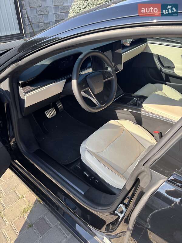 Лифтбек Tesla Model S 2021 в Ровно