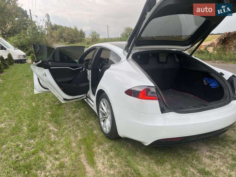 Ліфтбек Tesla Model S 2016 в Броварах