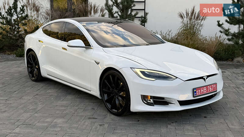 Ліфтбек Tesla Model S 2017 в Луцьку