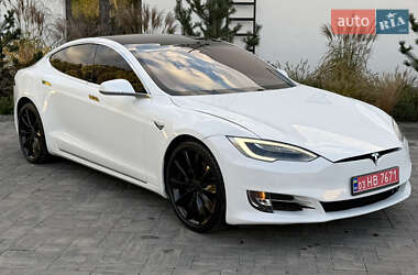 Лифтбек Tesla Model S 2017 в 