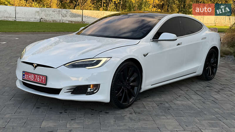 Ліфтбек Tesla Model S 2017 в Луцьку