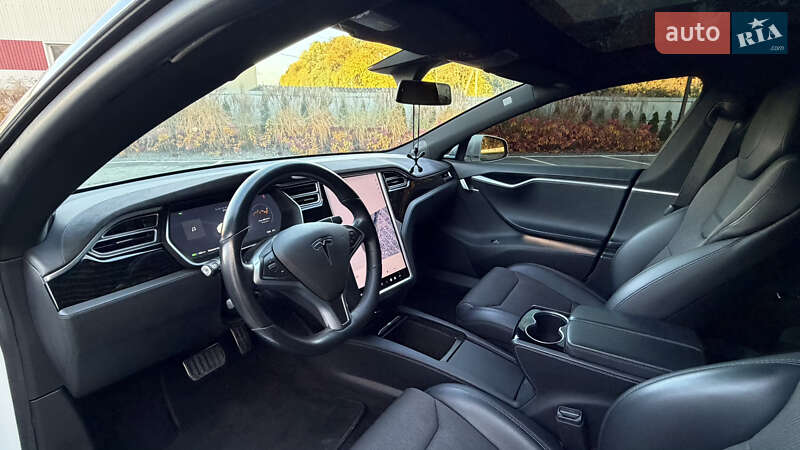 Ліфтбек Tesla Model S 2017 в Луцьку