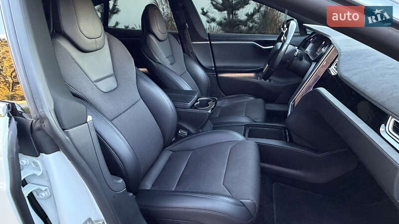 Ліфтбек Tesla Model S 2017 в Луцьку