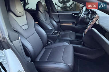 Лифтбек Tesla Model S 2017 в 