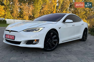 Лифтбек Tesla Model S 2017 в 