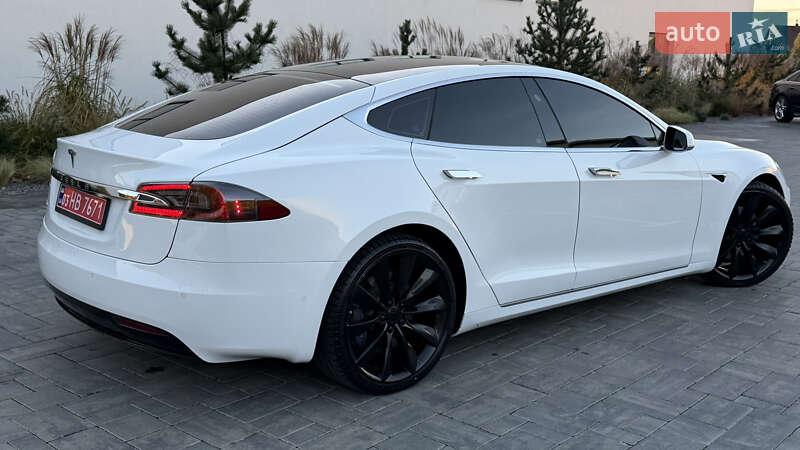 Ліфтбек Tesla Model S 2017 в Луцьку