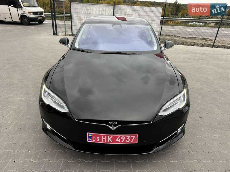 Лифтбек Tesla Model S 2017 в Ирпене