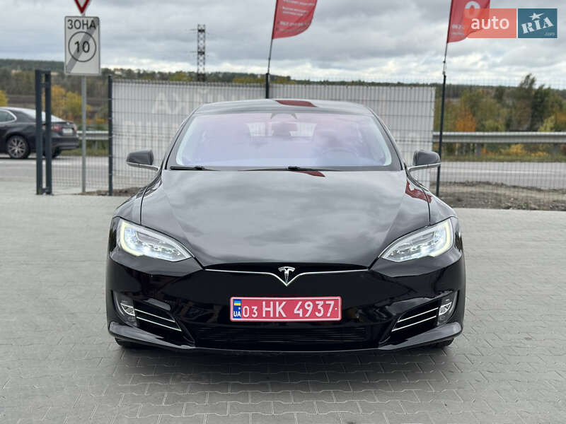 Лифтбек Tesla Model S 2017 в Ирпене