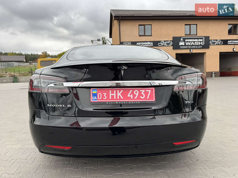 Лифтбек Tesla Model S 2017 в Ирпене