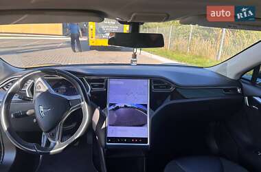 Лифтбек Tesla Model S 2013 в 