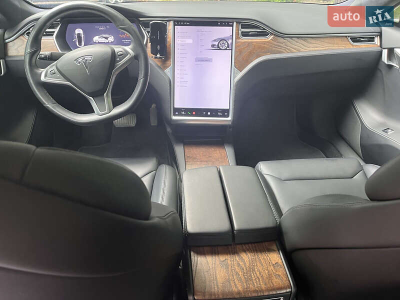 Ліфтбек Tesla Model S 2018 в Трускавці